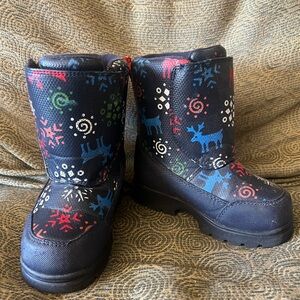 Colorful Winter Boots with Reindeer and Snowflake pattern